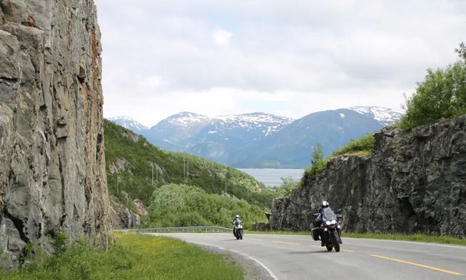 Conseils essentiels pour votre aventure nordique à moto